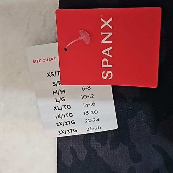 Spanx Black Camo  NWT - Picture 5 of 6